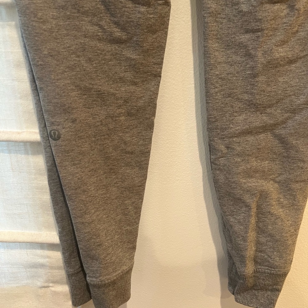 Lululemon grey Joggers - Picture 2 of 6